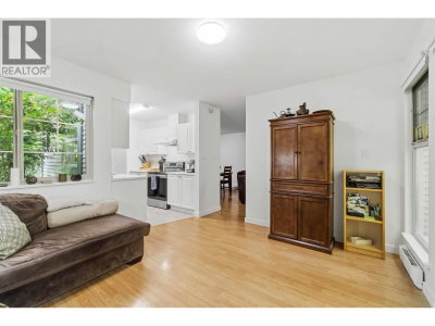 65 FOXWOOD Drive | Port Moody British Columbia | Slide Image Six