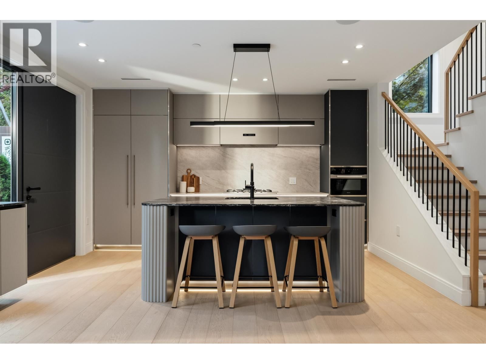 1183 33RD Avenue, Vancouver, British Columbia V6M 1A3