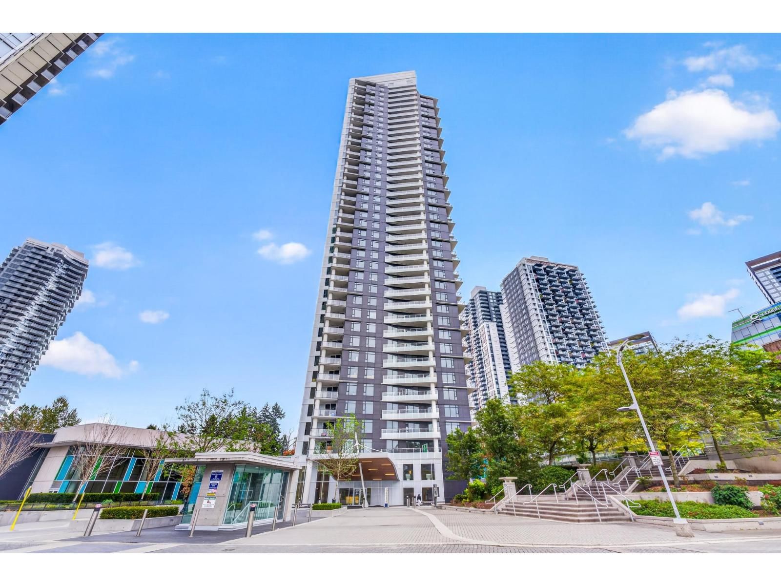 9887 WHALLEY Boulevard, Surrey, British Columbia V3T 0P4