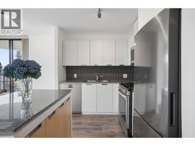 151 2ND Street | North Vancouver British Columbia | Slide Image Nine