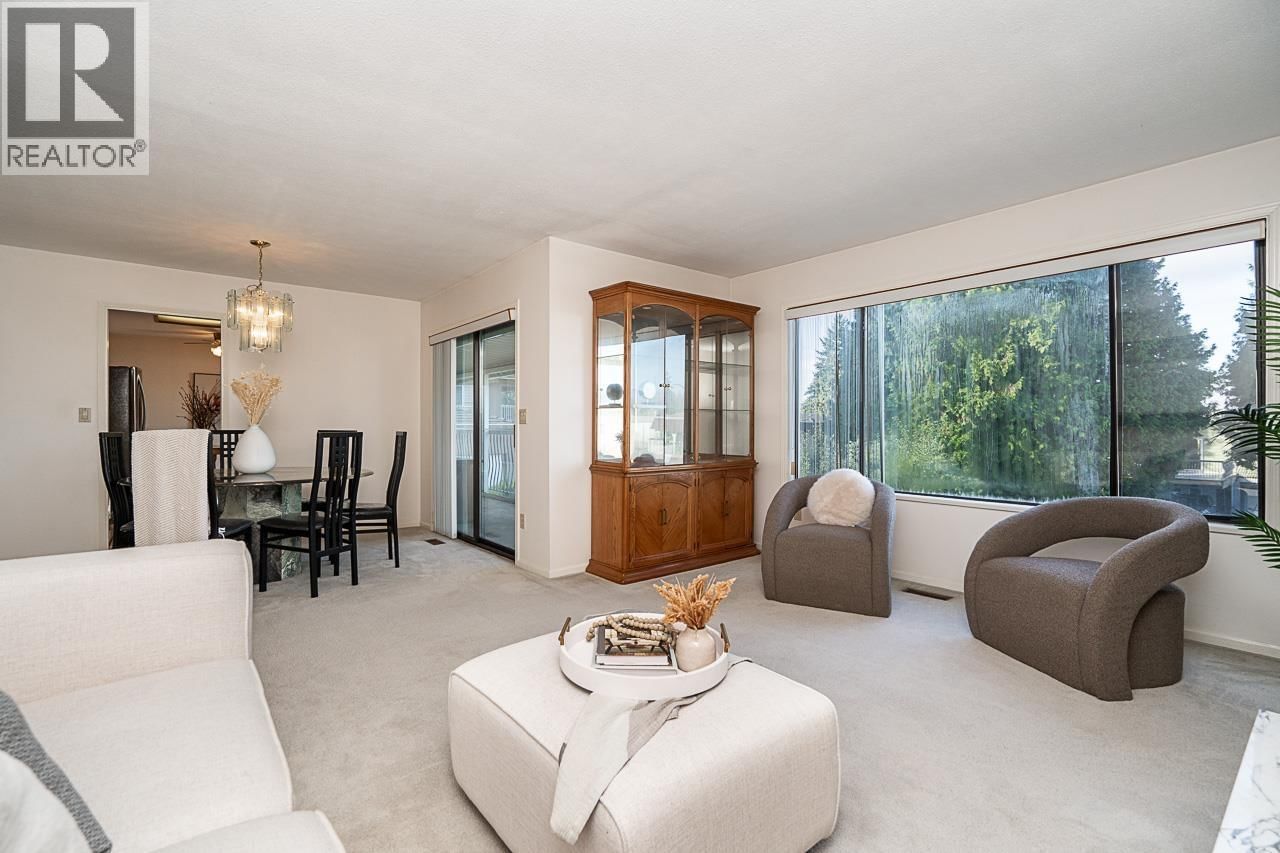 6760 LAKEVIEW Avenue, Burnaby, British Columbia V5E 2P4
