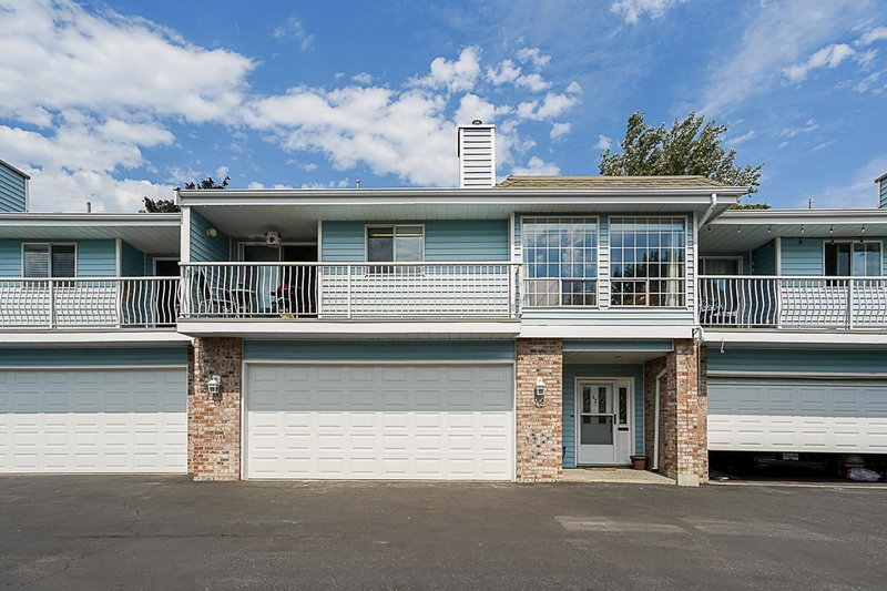 5216 201A Street Langley British Columbia, V3A 1S4 - 2 Bedrooms Condo For Sale