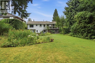 1388 CAMBRIDGE Drive | Coquitlam British Columbia | Slide Image Four