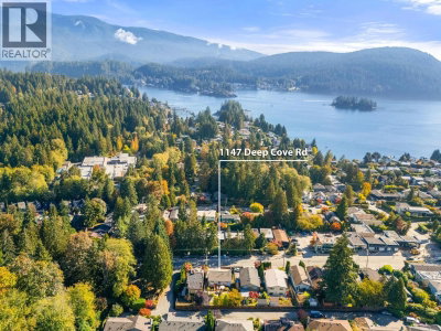 1147 DEEP COVE Road | North Vancouver British Columbia | Slide Image Two