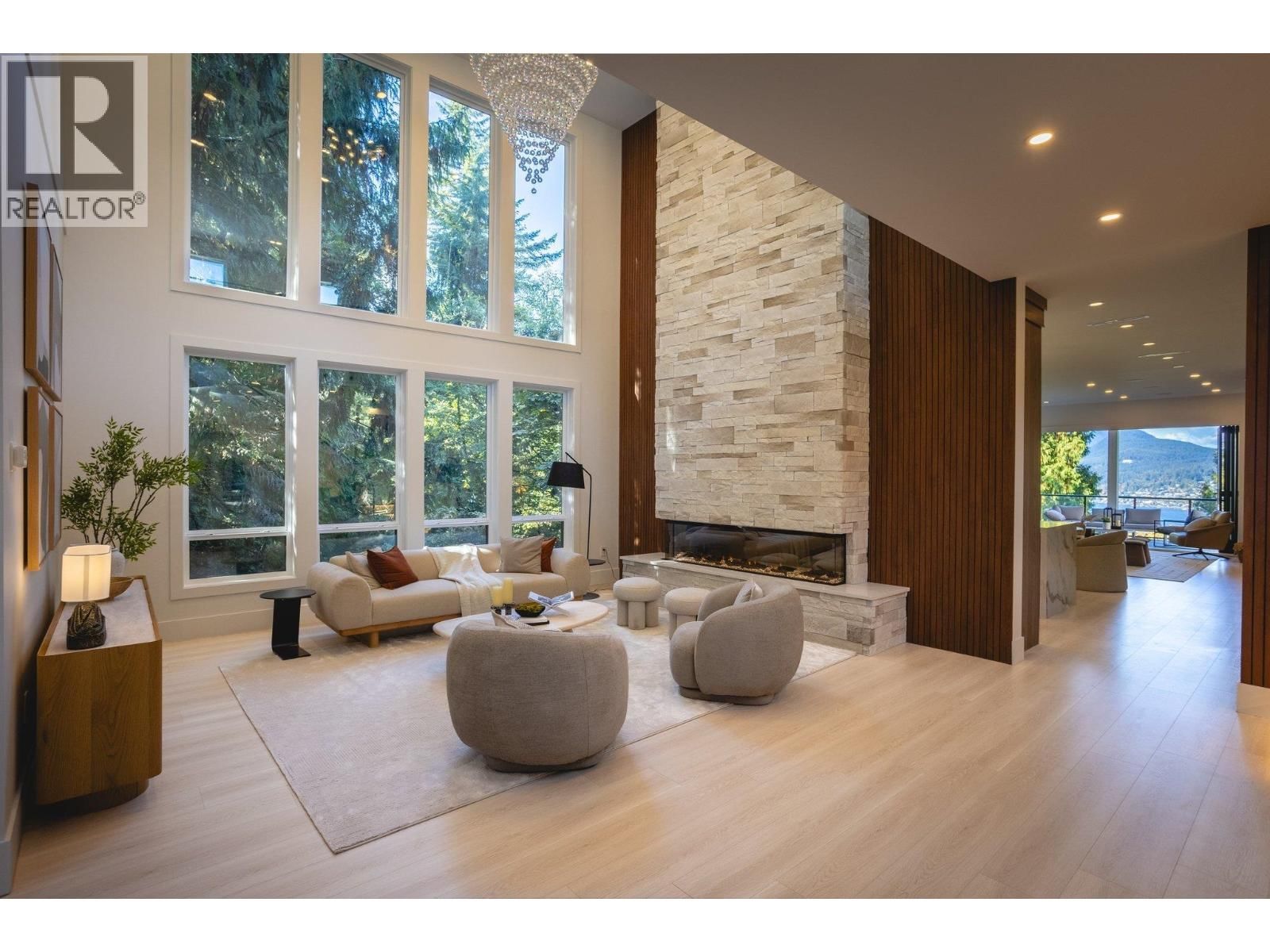 1034 GATENSBURY Road, Port Moody, British Columbia V3H 2P2