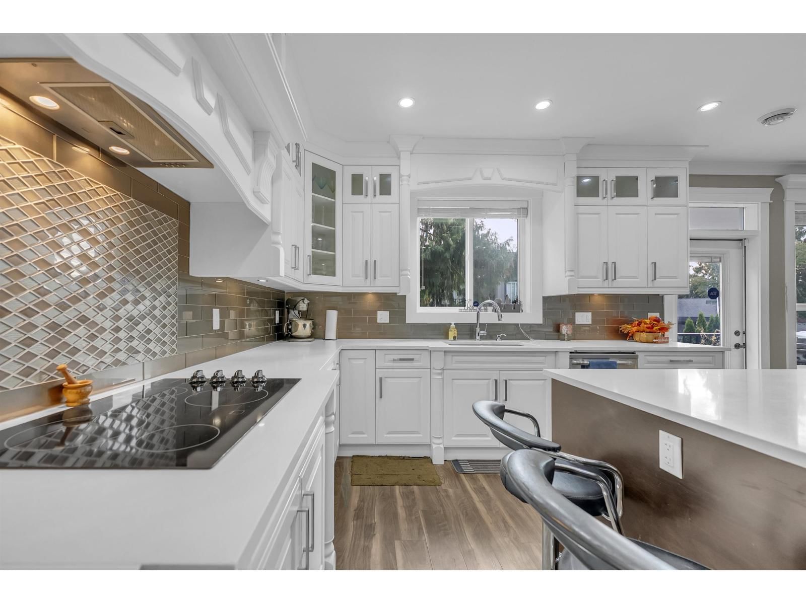 15648 82 AVENUE Image 12