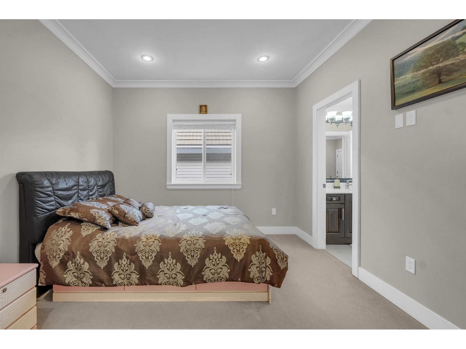15648 82 AVENUE Image 14