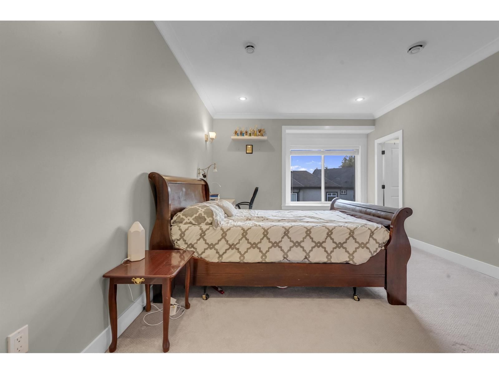 15648 82 AVENUE Image 15
