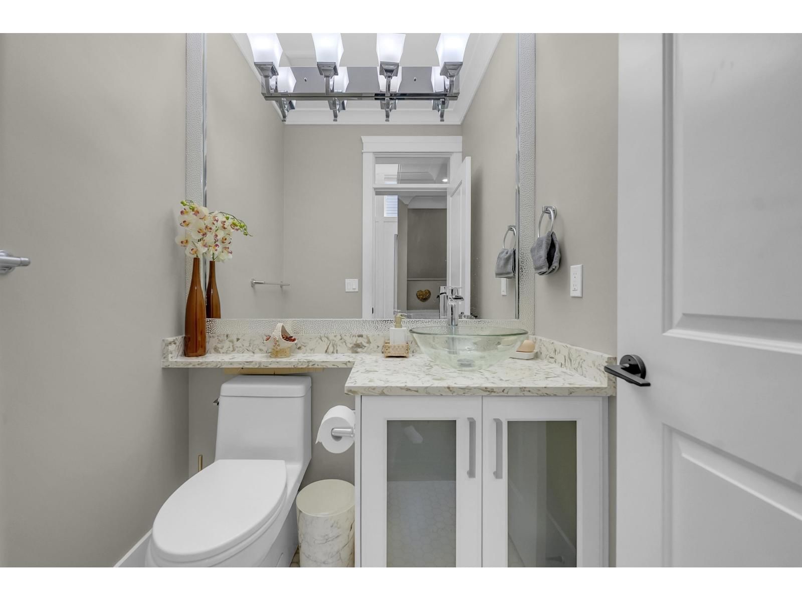 15648 82 AVENUE Image 16