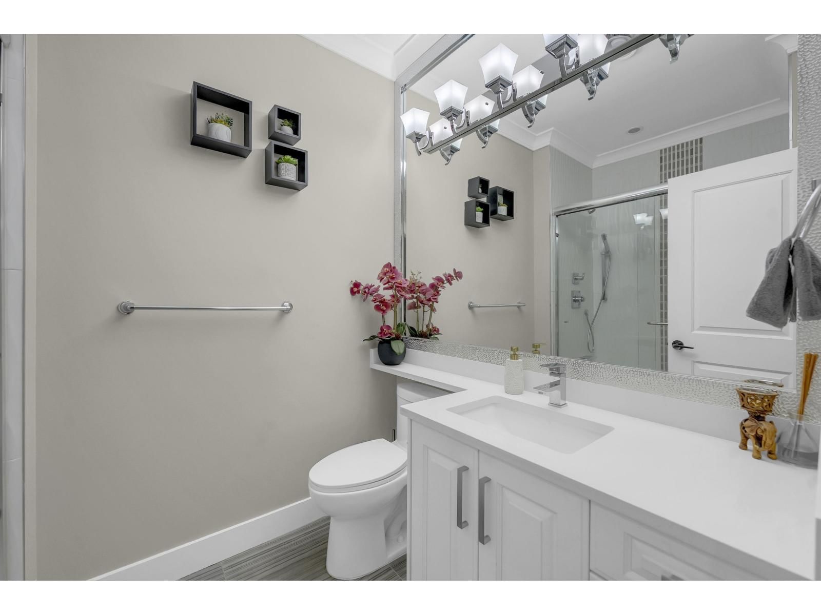 15648 82 AVENUE Image 17
