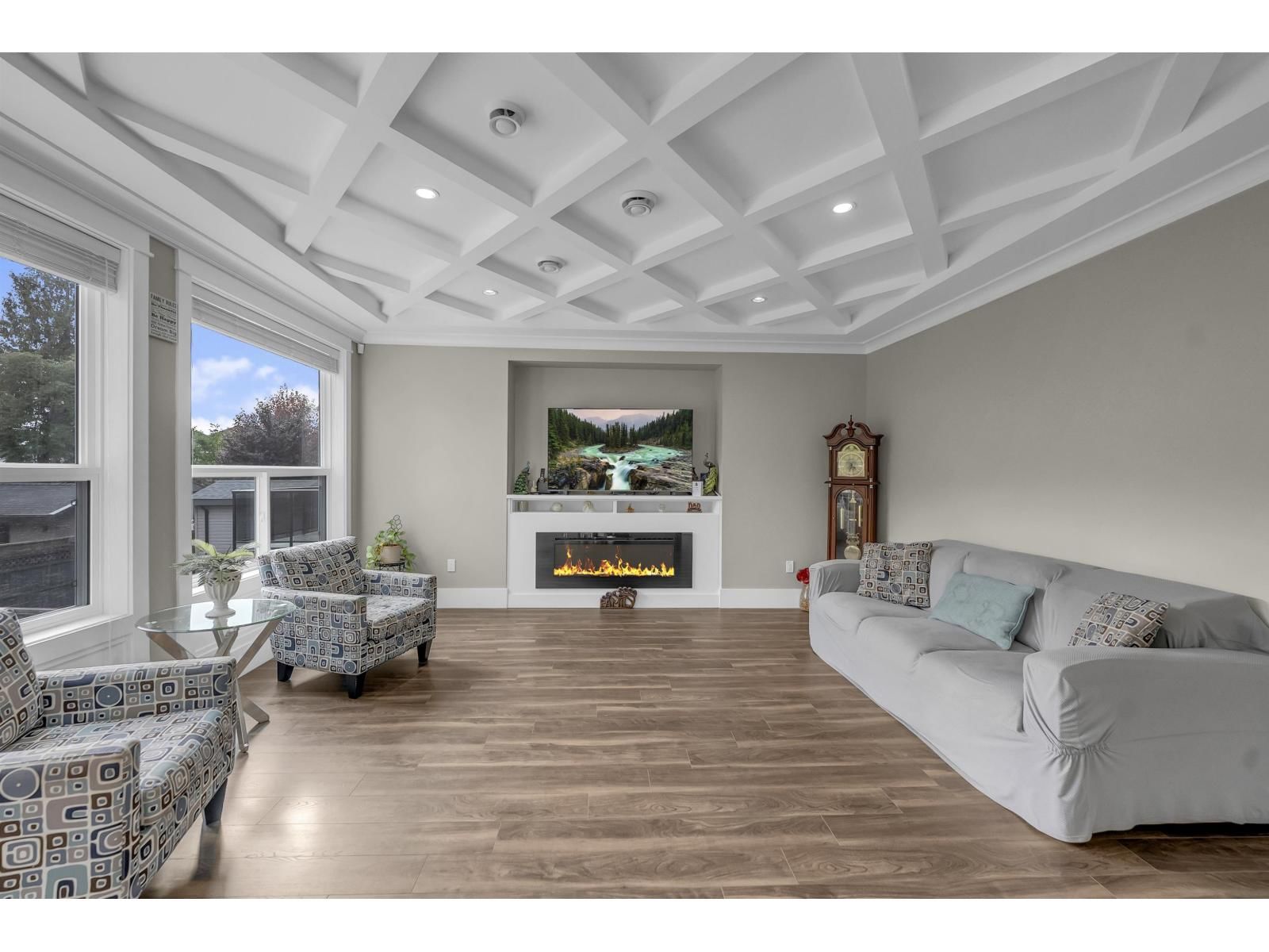 15648 82 AVENUE Image 2