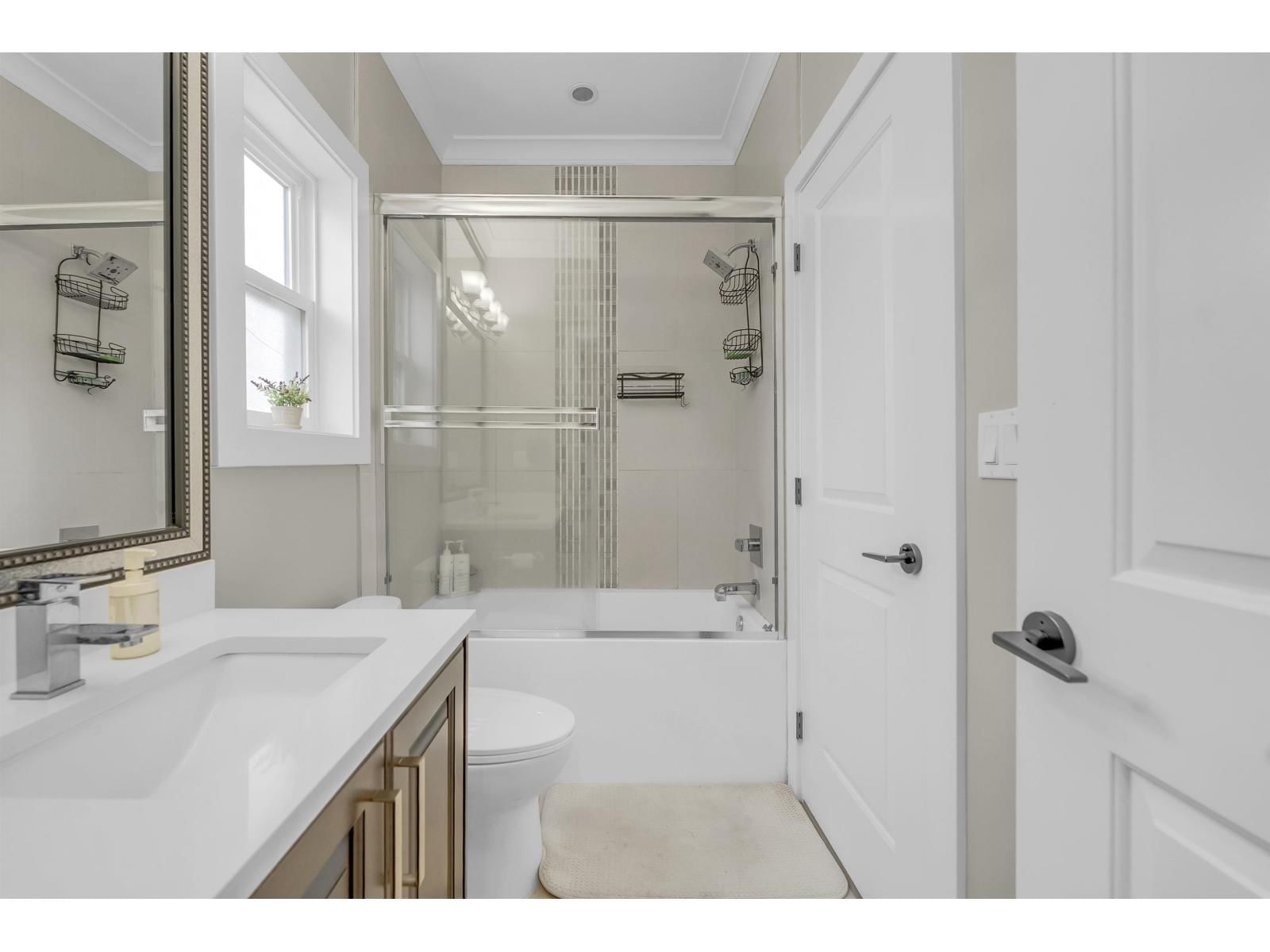 15648 82 AVENUE Image 20