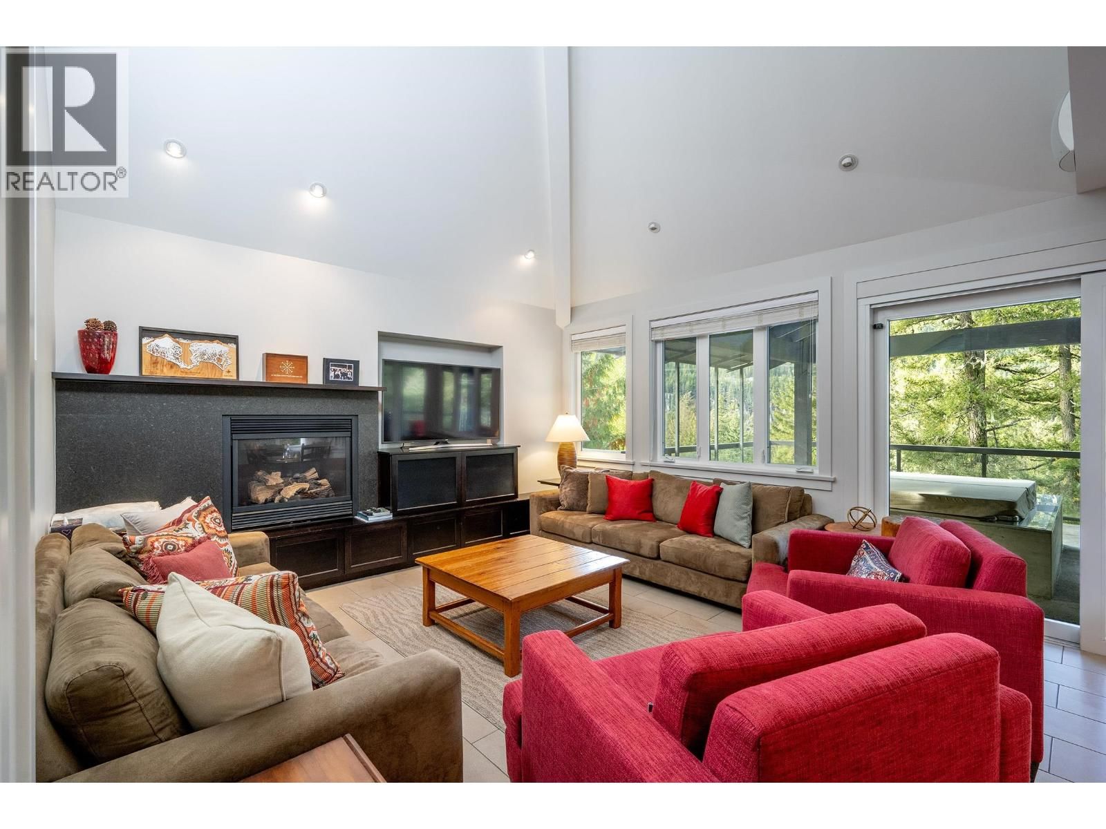 2817 CLIFFTOP Lane property photo