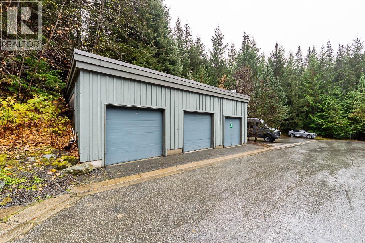 5 2240 NORDIC Drive property photo