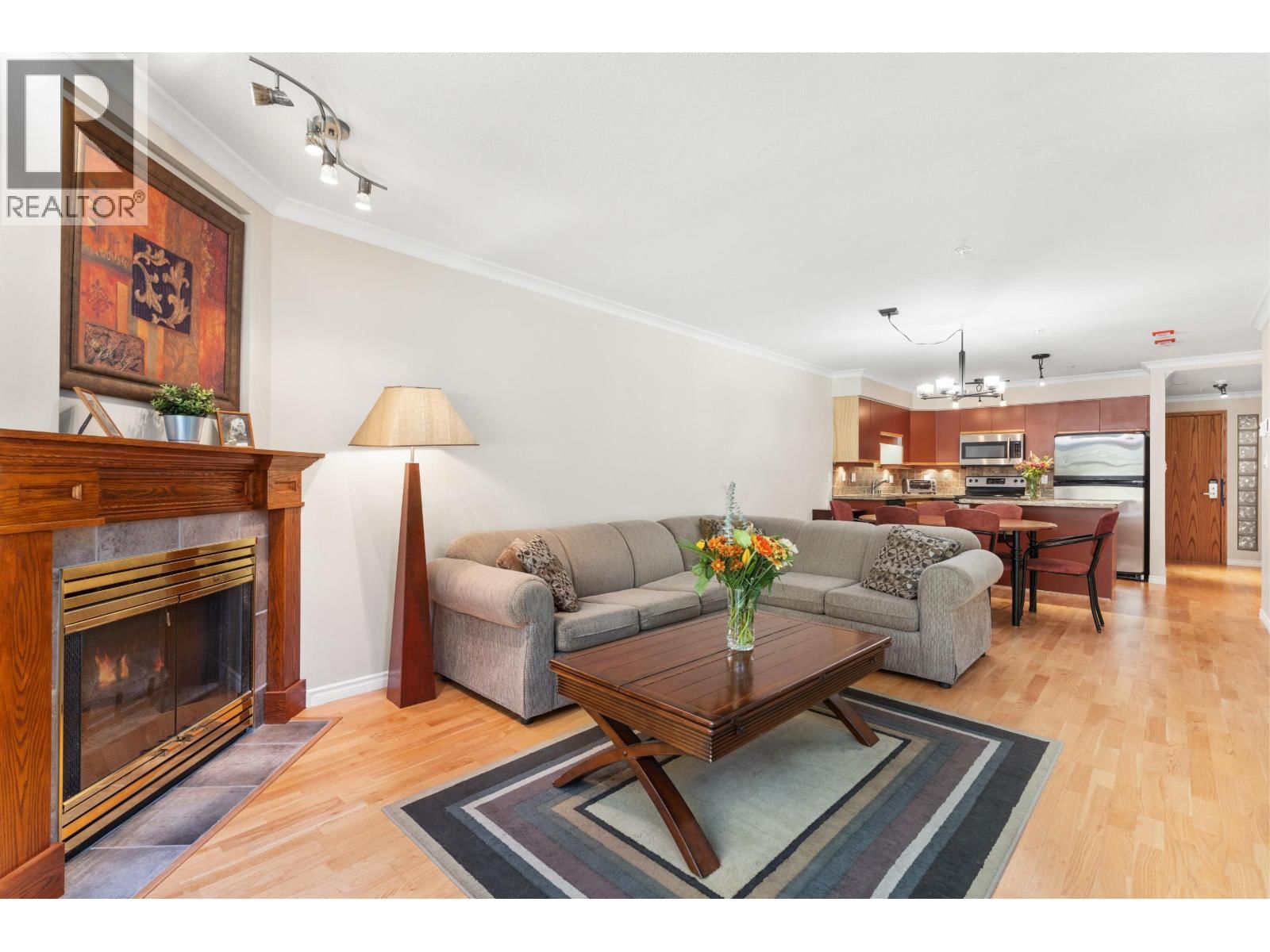 206 3212 BLUEBERRY Drive