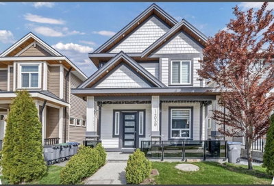 14039 59A Avenue | Surrey British Columbia | Slide Image One