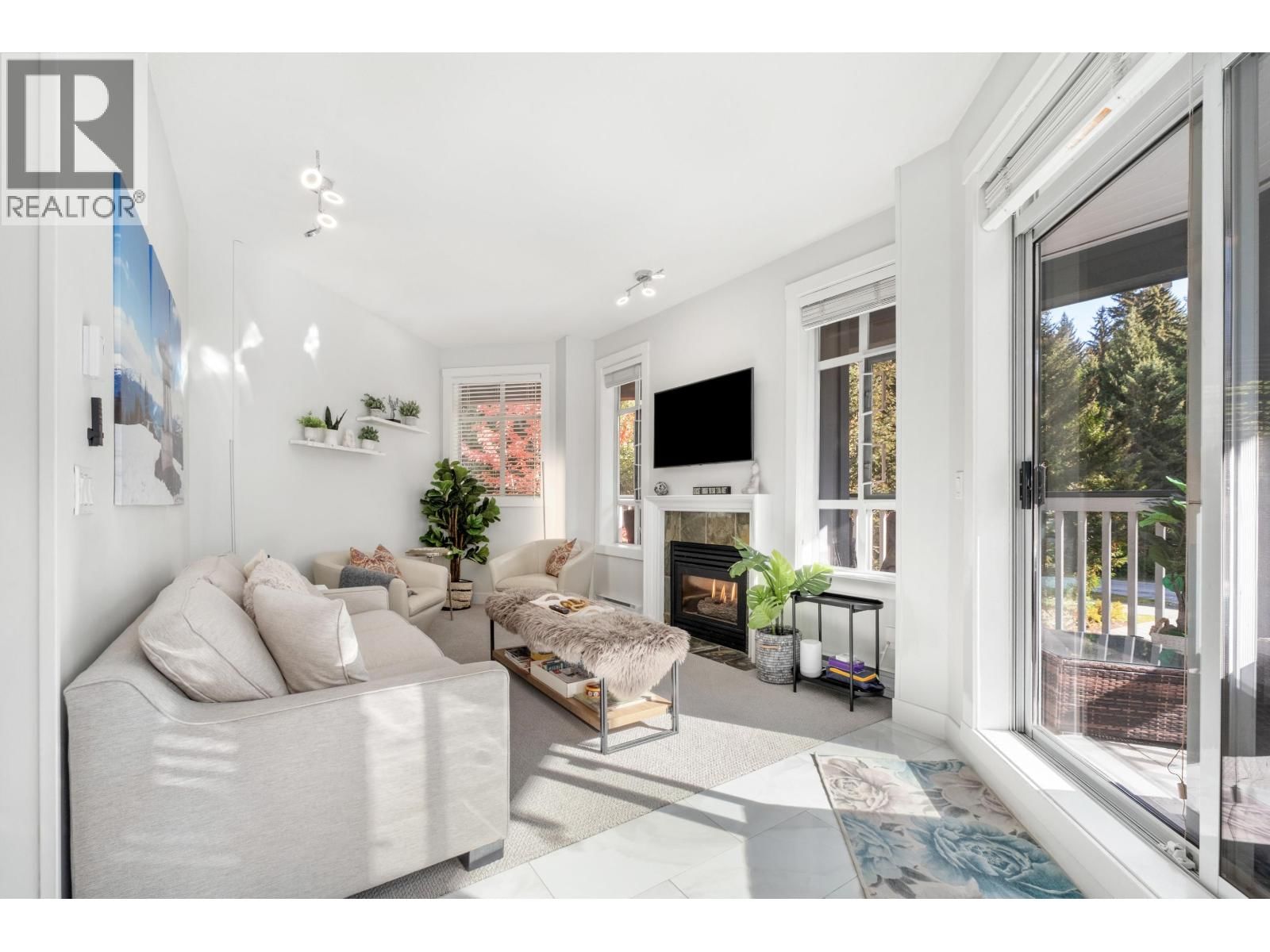 311 4405 BLACKCOMB Way