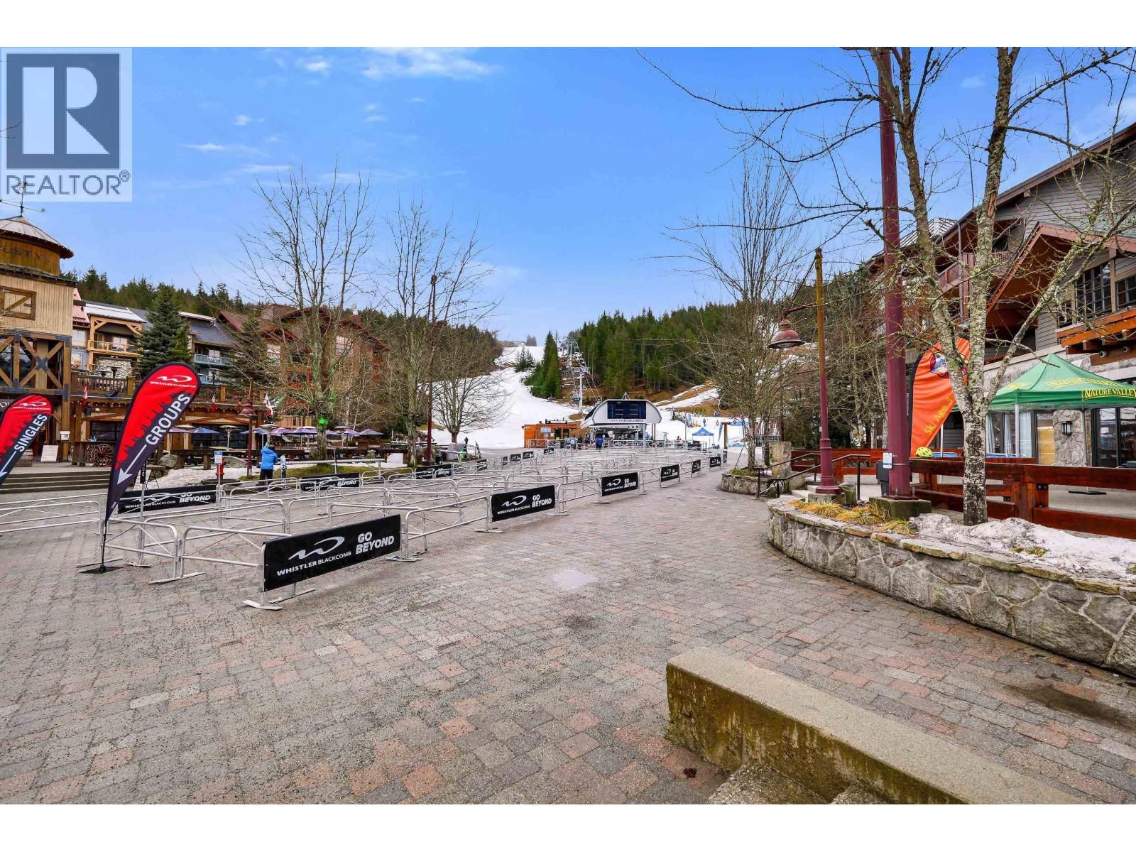 207 2050 LAKE PLACID Road property photo