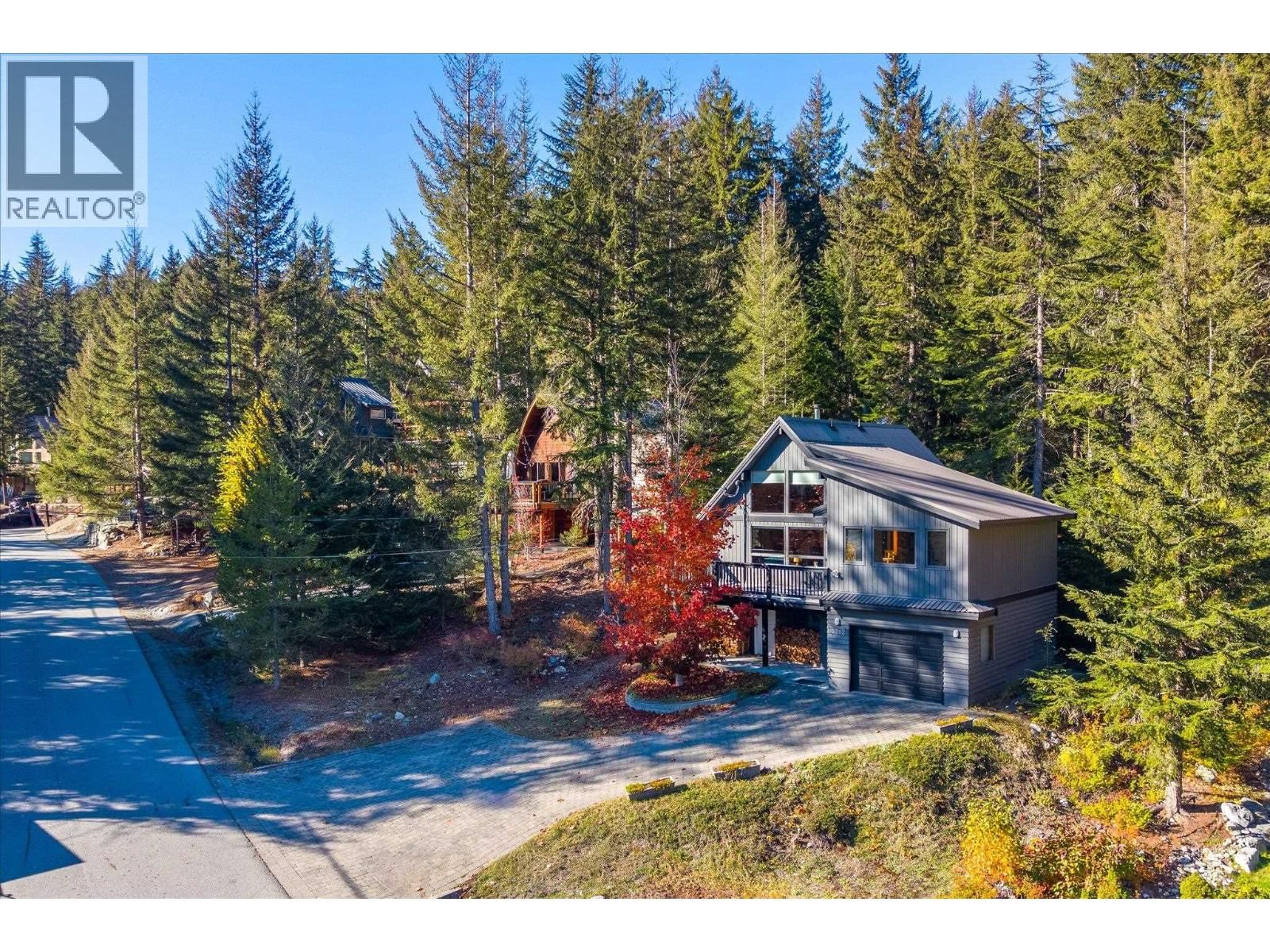 9282 EMERALD Drive property photo