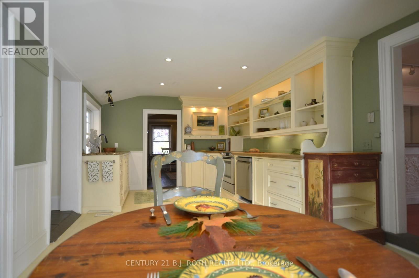 3418 PENETANGUISHENE ROAD Image 11