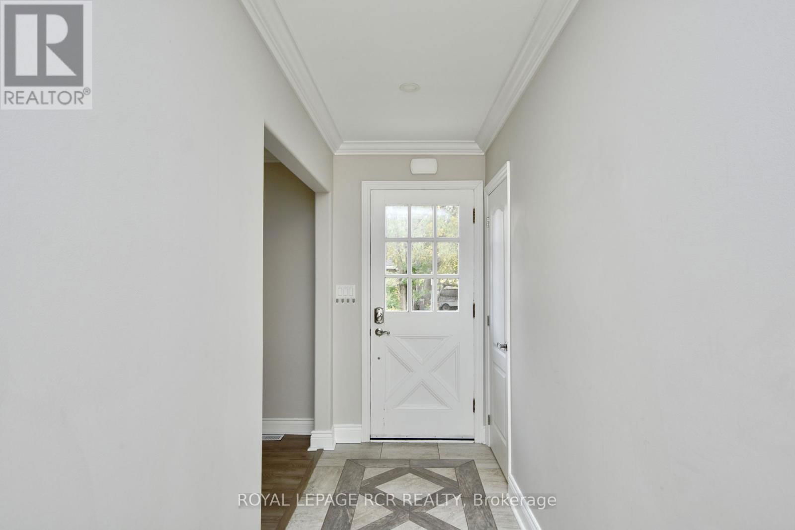 52 DRURY LANE Image 7