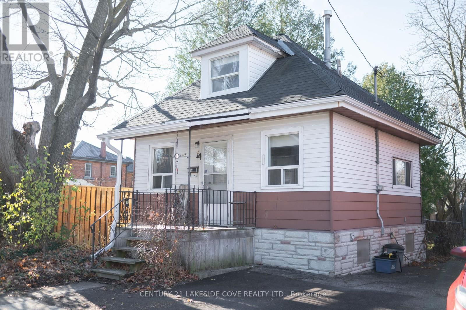 147 DUFFERIN STREET Image 3