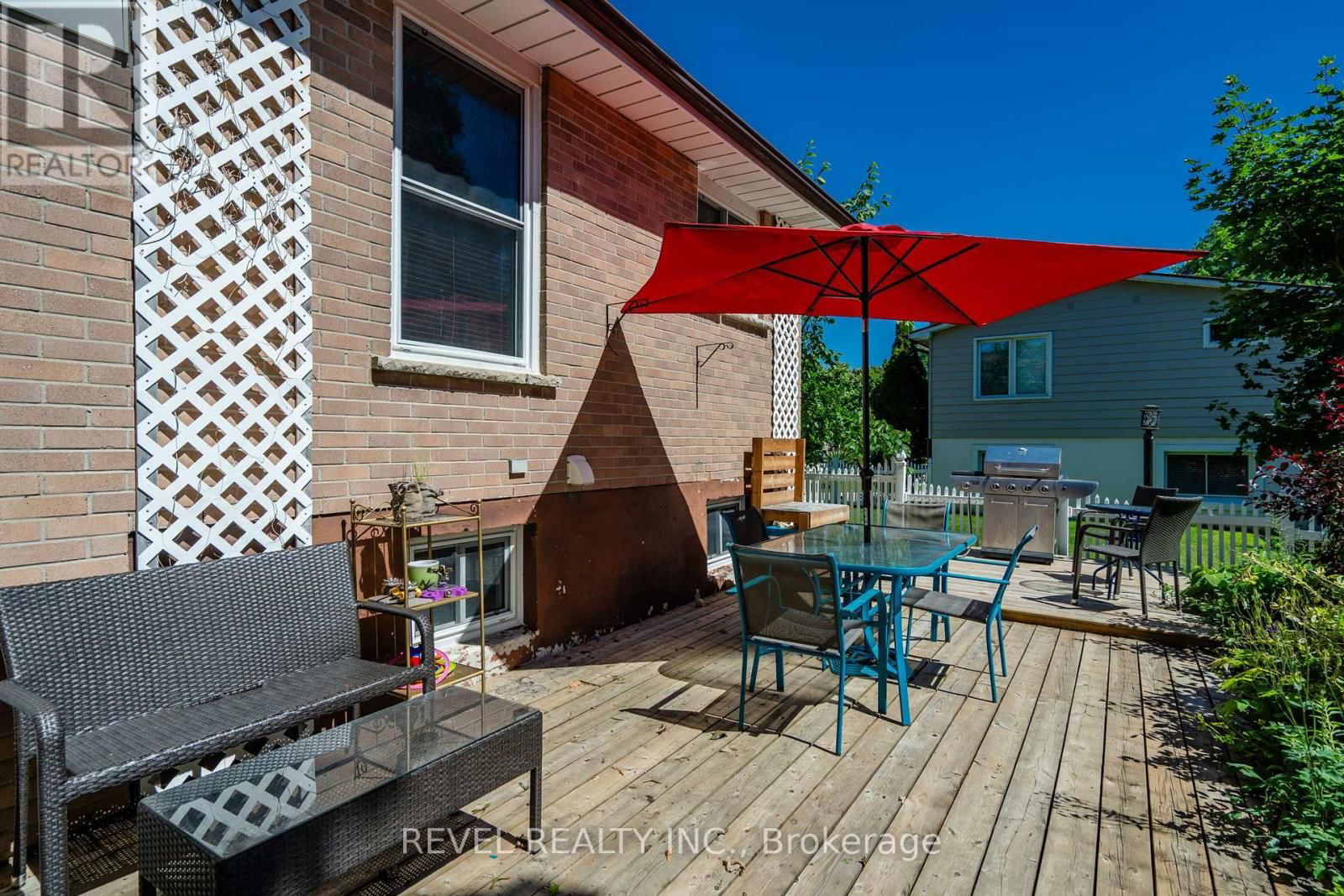 6 HURON STREET Image 32