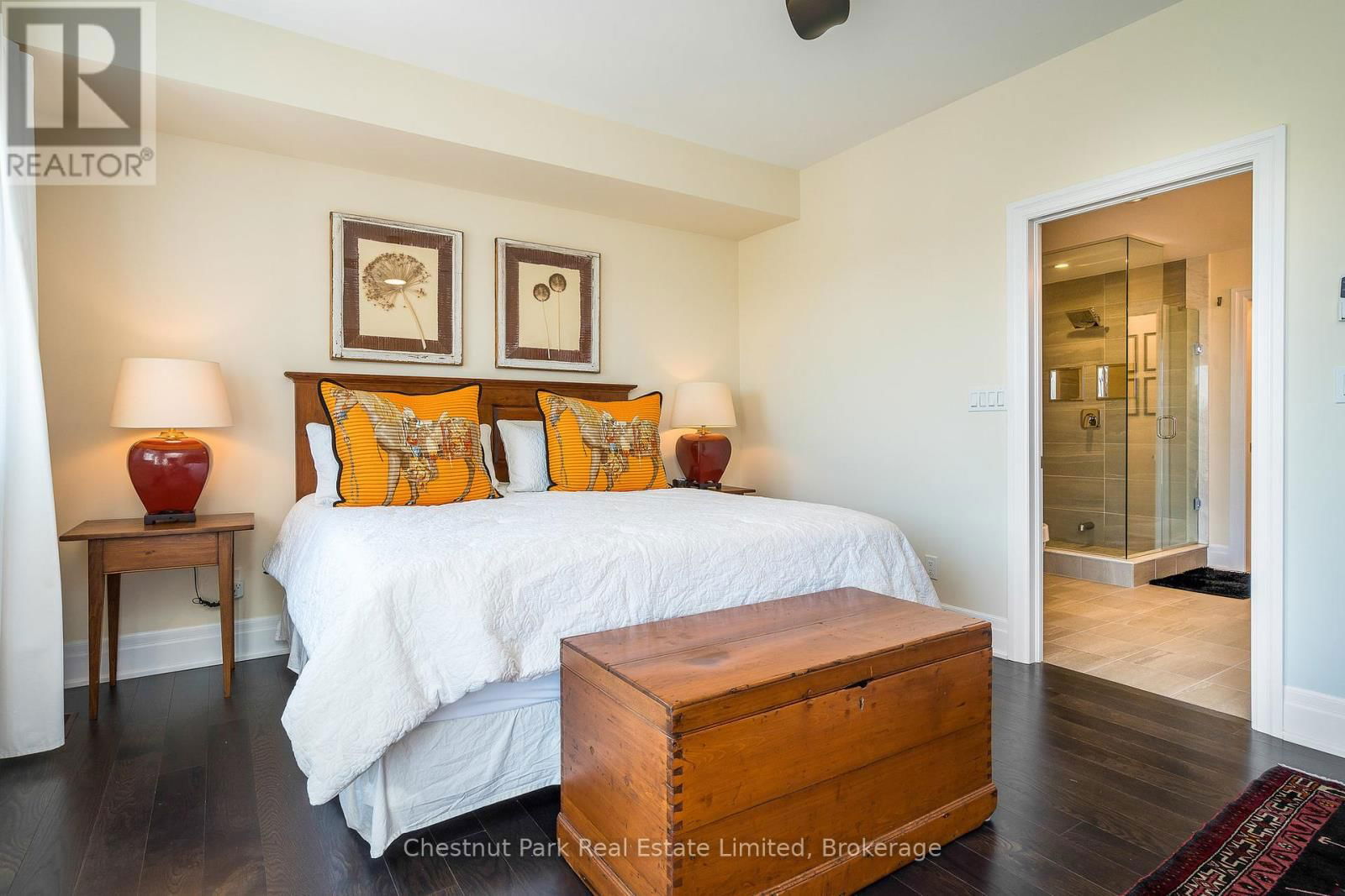 31 EMERSON MEWS Image 24
