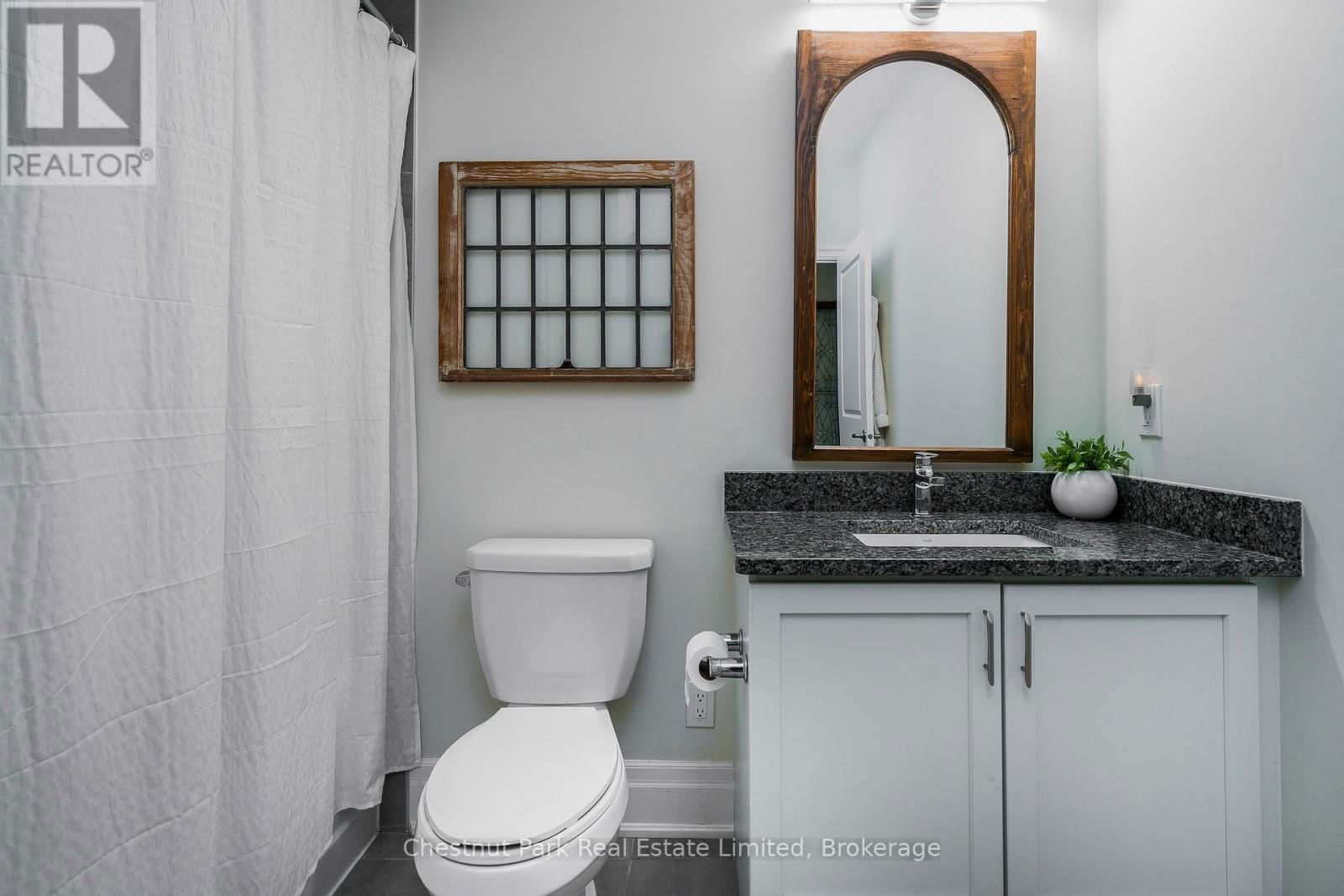 31 EMERSON MEWS Image 28
