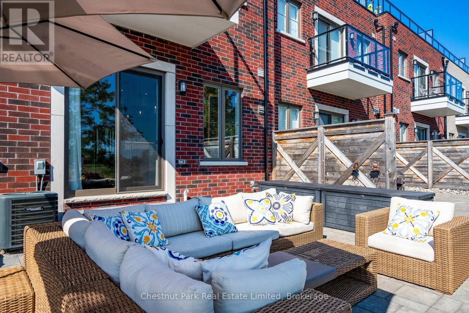 31 EMERSON MEWS Image 3