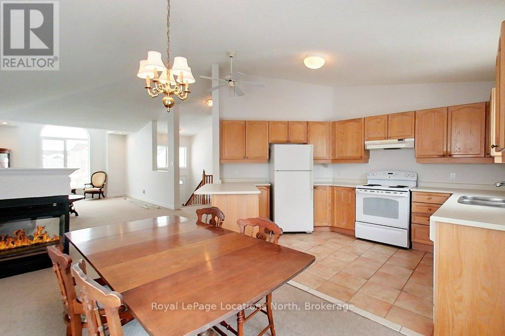 321 BALSAM STREET Image 14