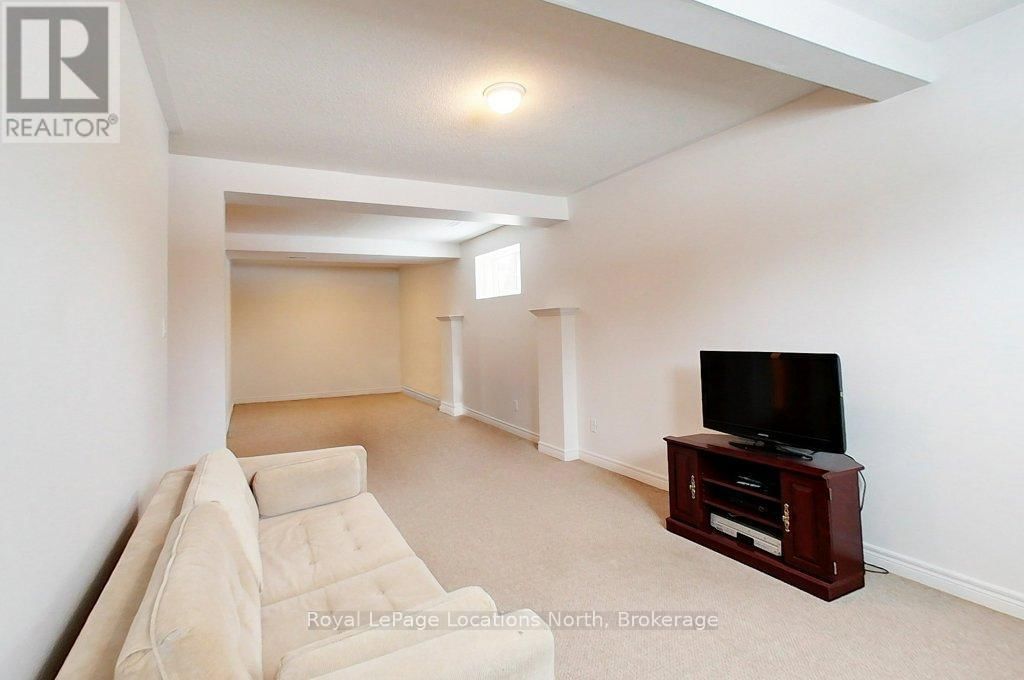 321 BALSAM STREET Image 21