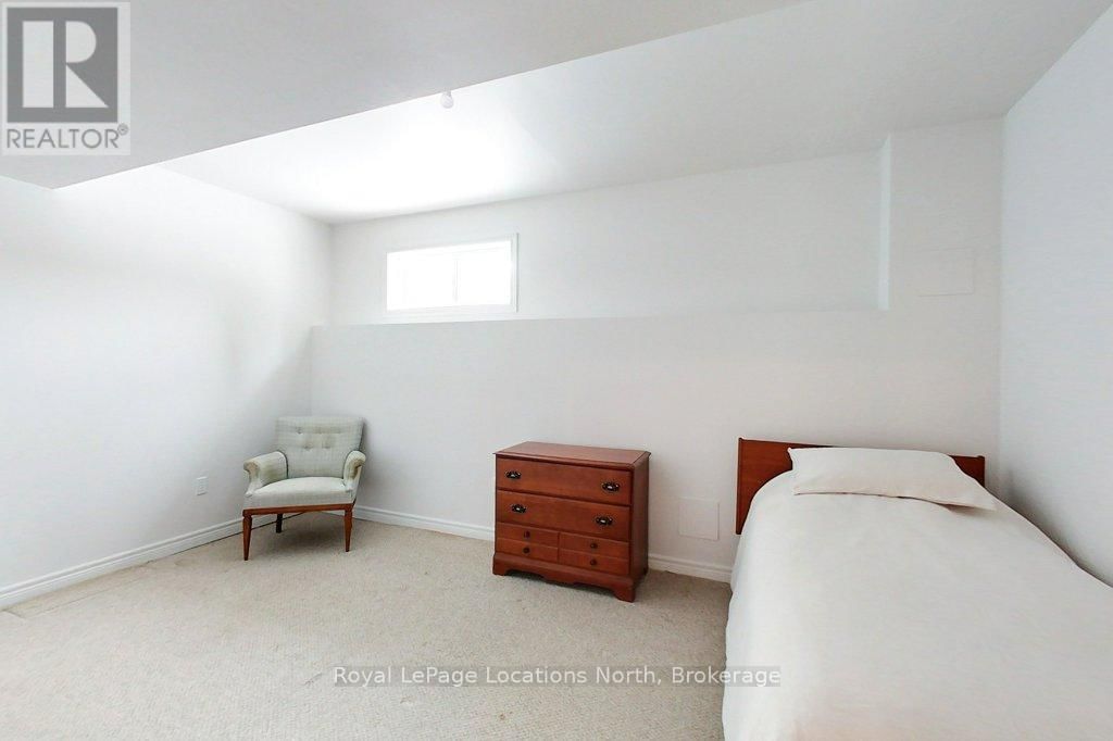 321 BALSAM STREET Image 23