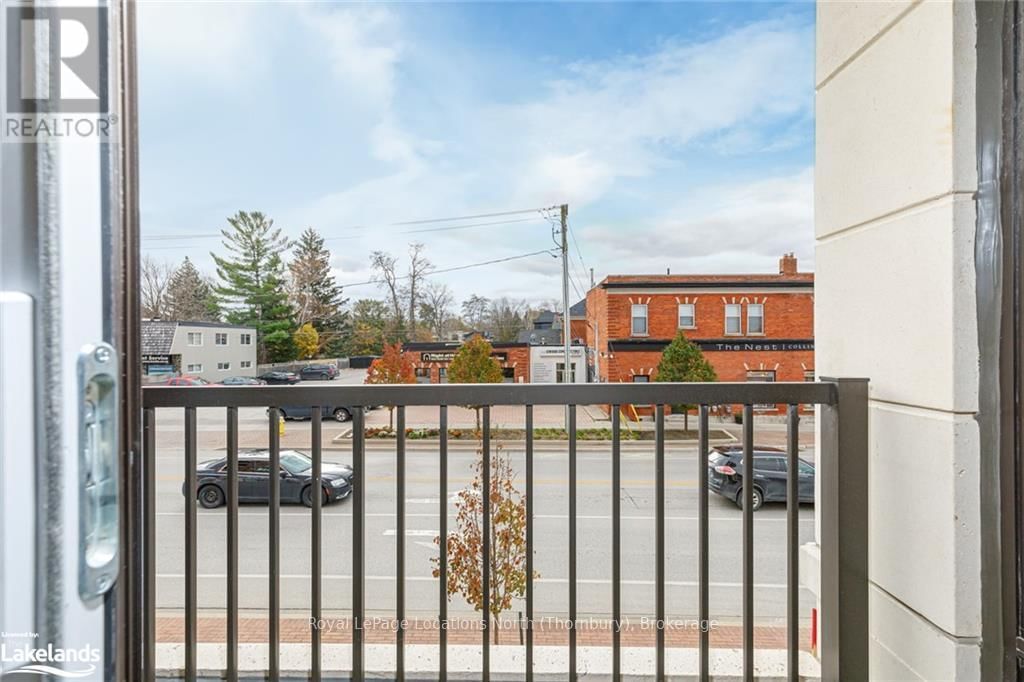 211 - 1 HUME STREET Image 17