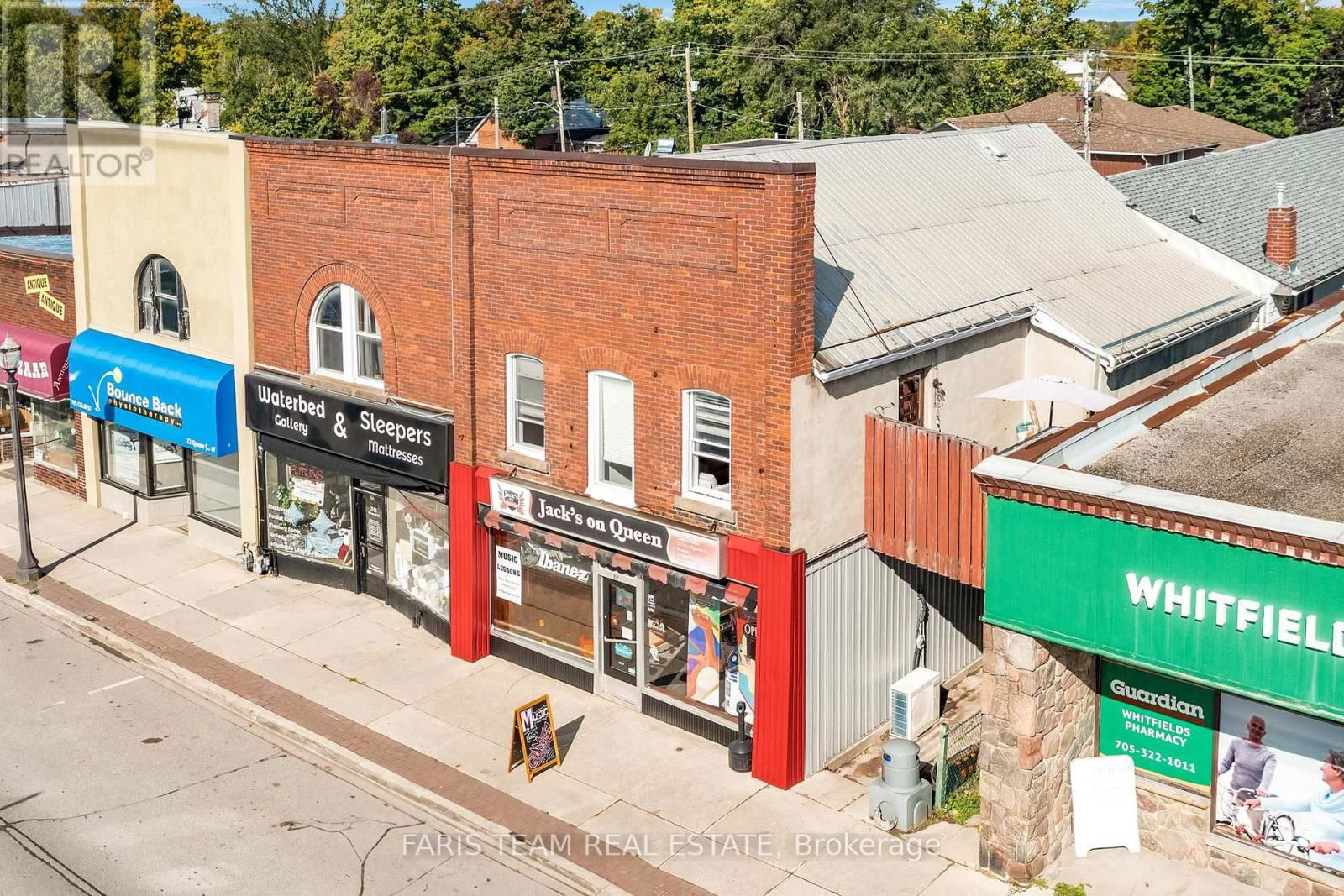 18 QUEEN STREET W Image 1