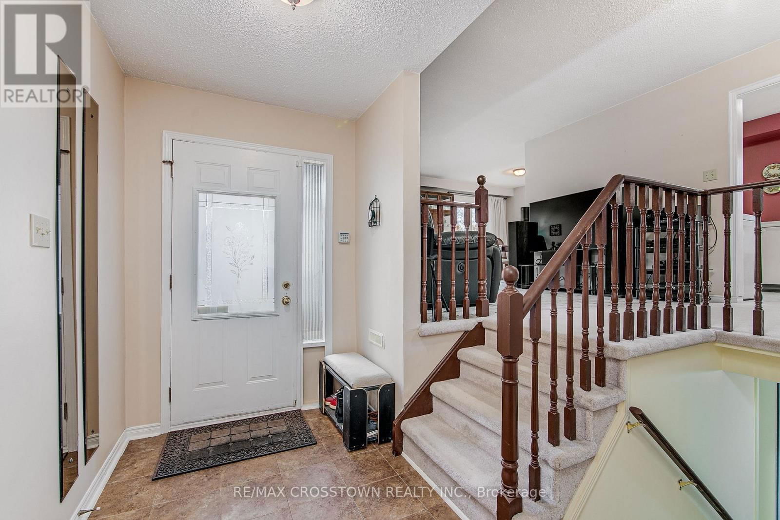 63 BRONTE CRESCENT Image 3