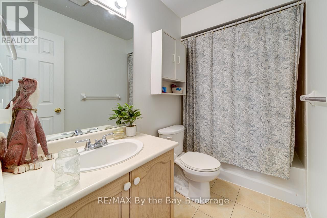 309 BALSAM STREET Image 20