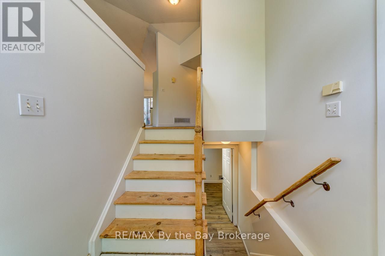 309 BALSAM STREET Image 21