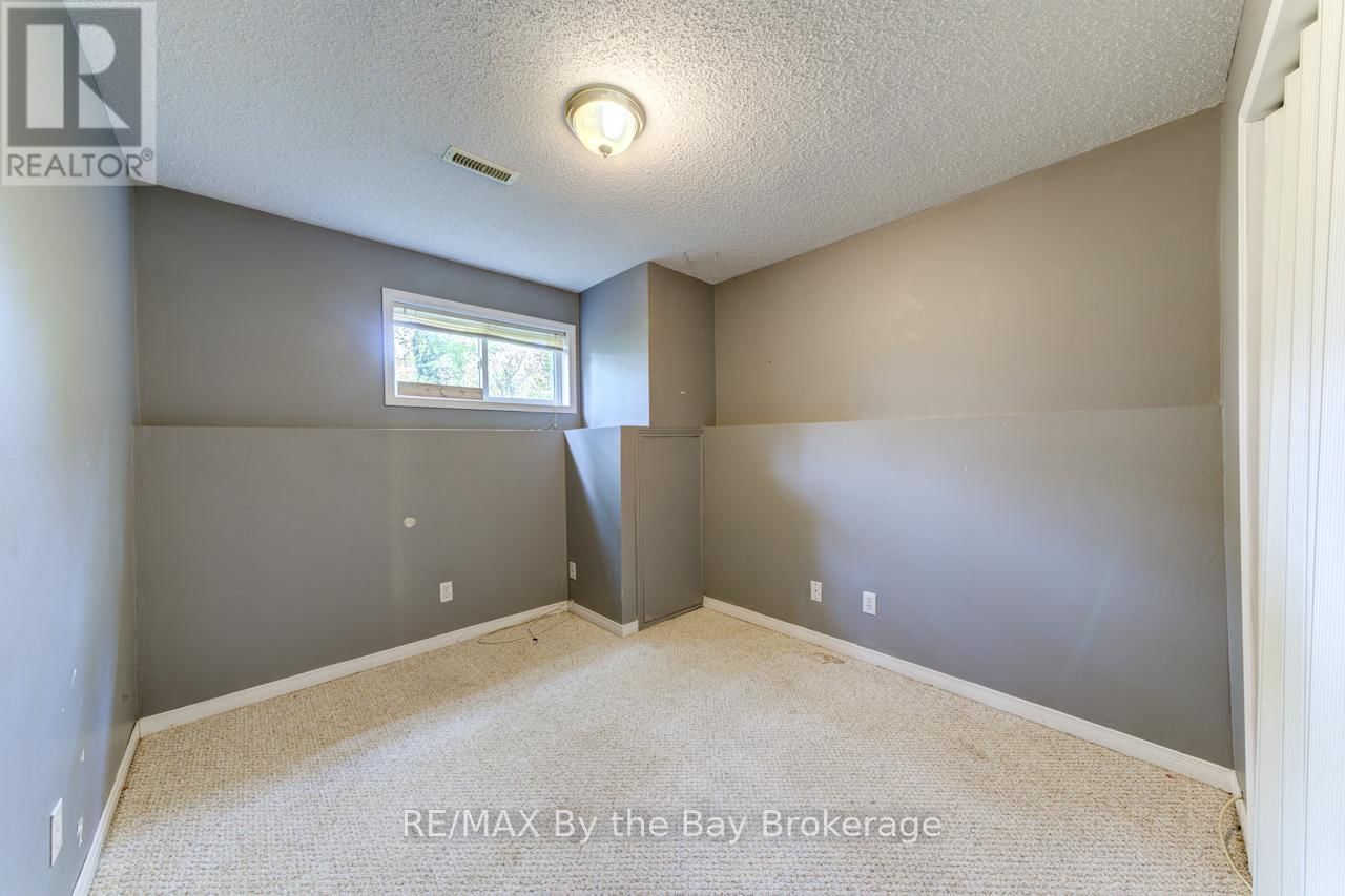 309 BALSAM STREET Image 27