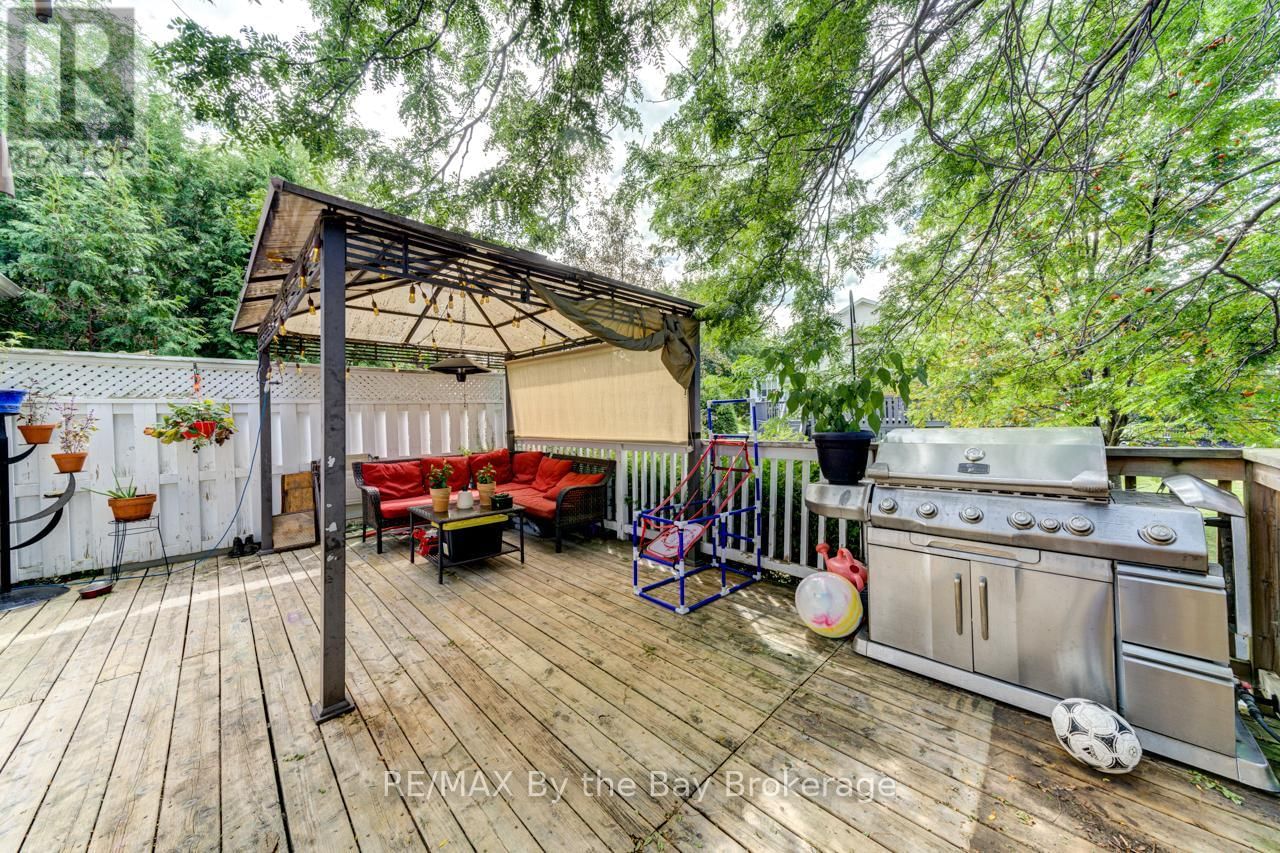 309 BALSAM STREET Image 29
