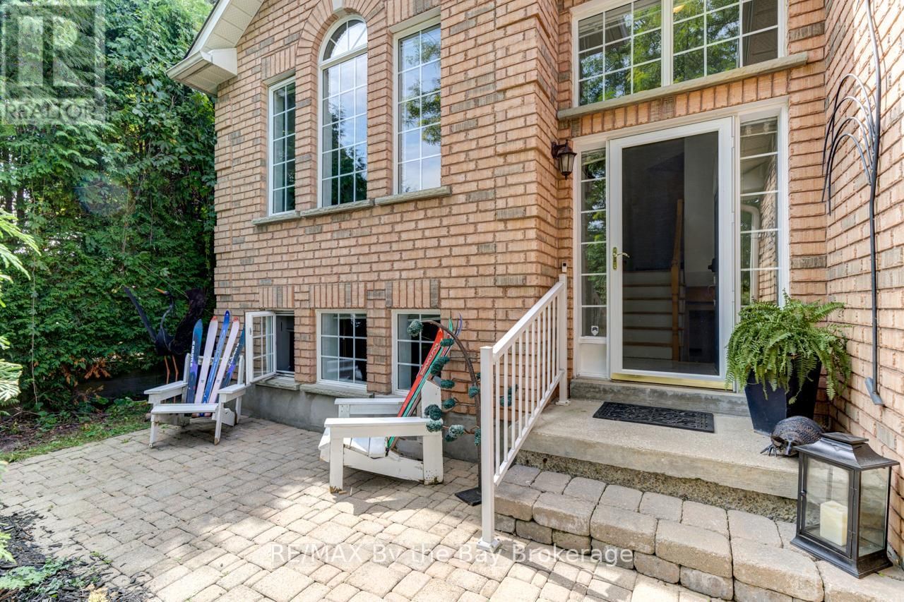 309 BALSAM STREET Image 3