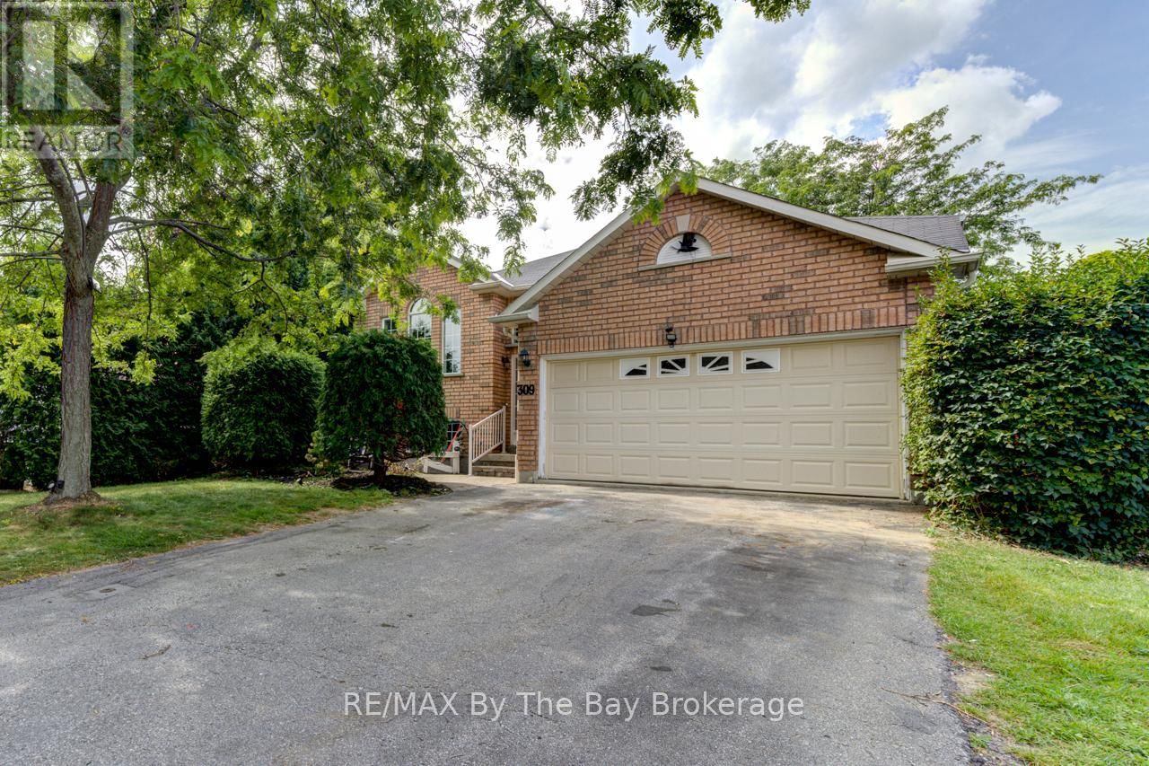 309 BALSAM STREET Image 32