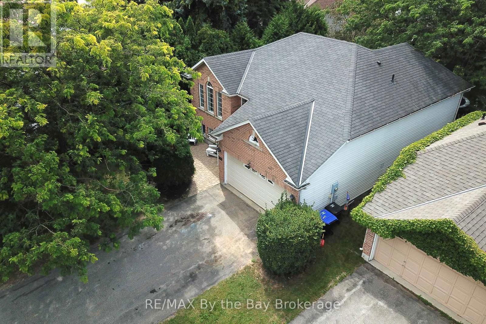 309 BALSAM STREET Image 33