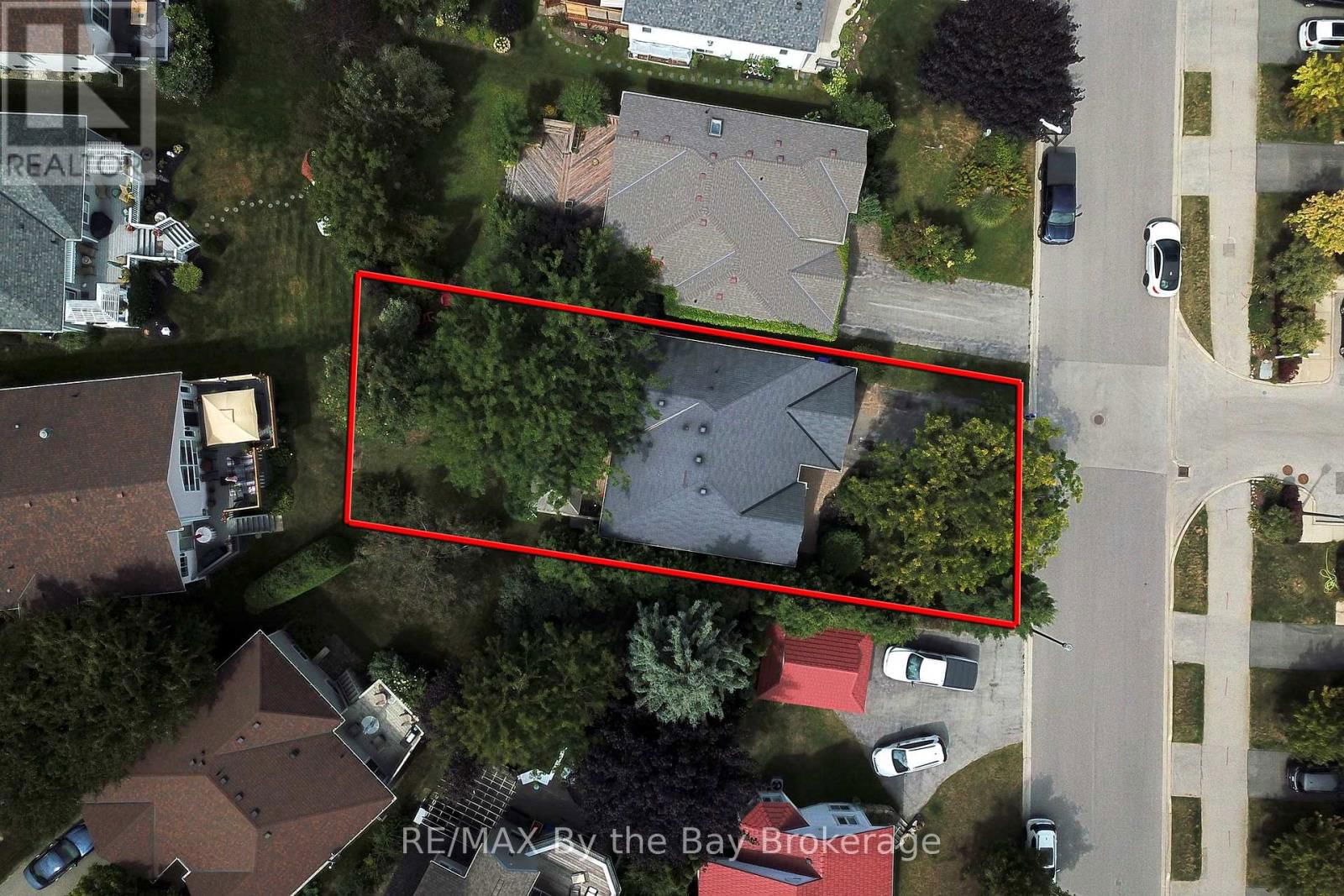 309 BALSAM STREET Image 34