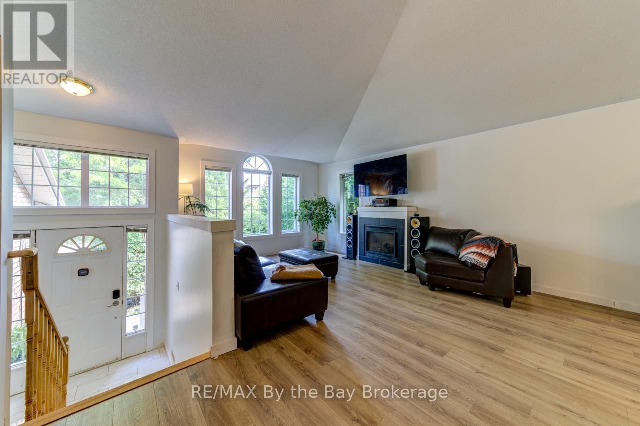 309 BALSAM STREET Image 5