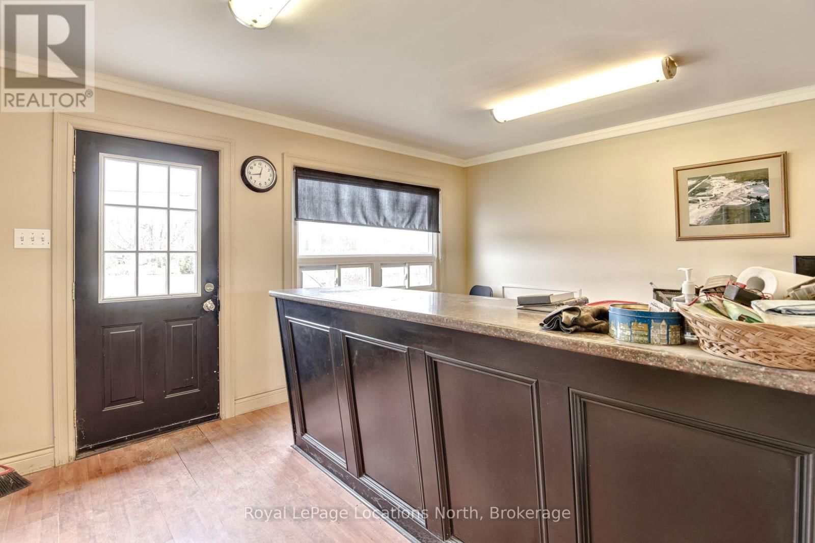 365 RAGLAN STREET E Image 11