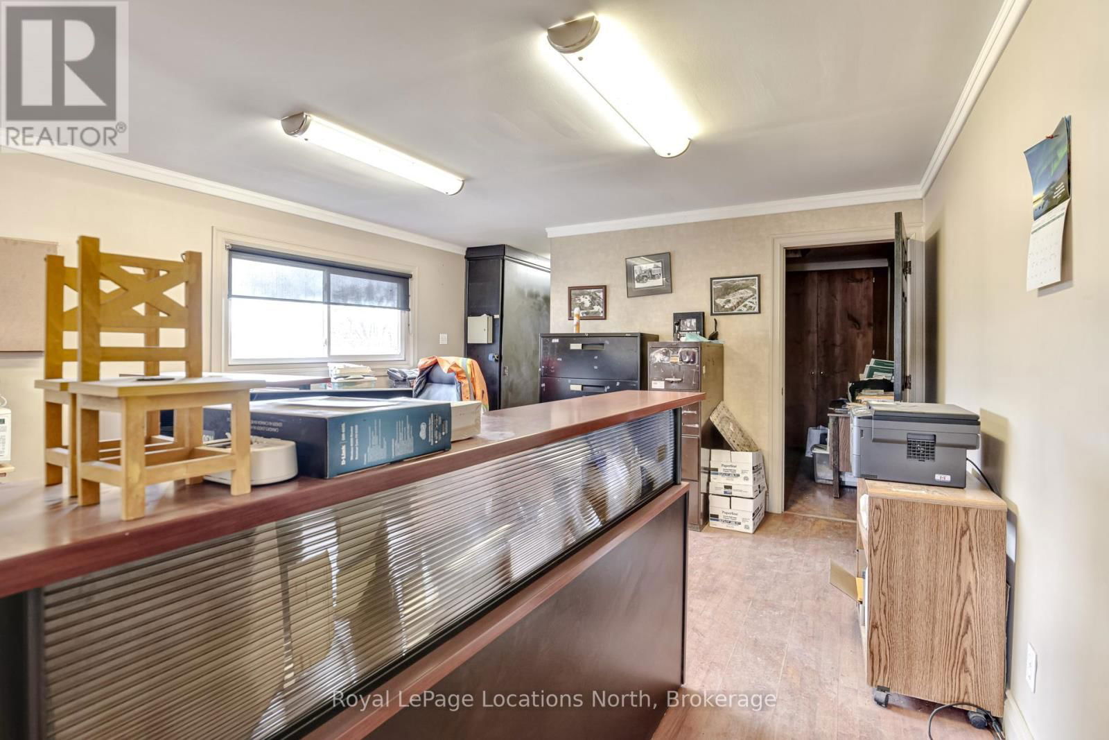 365 RAGLAN STREET E Image 12