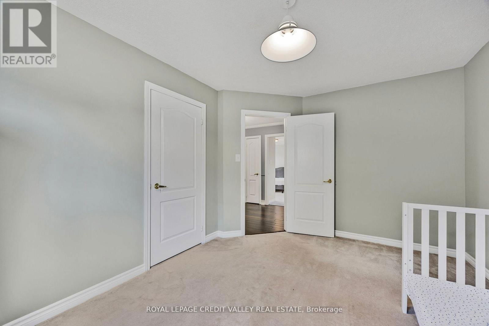 157 SUCCESSION CRESCENT Image 34