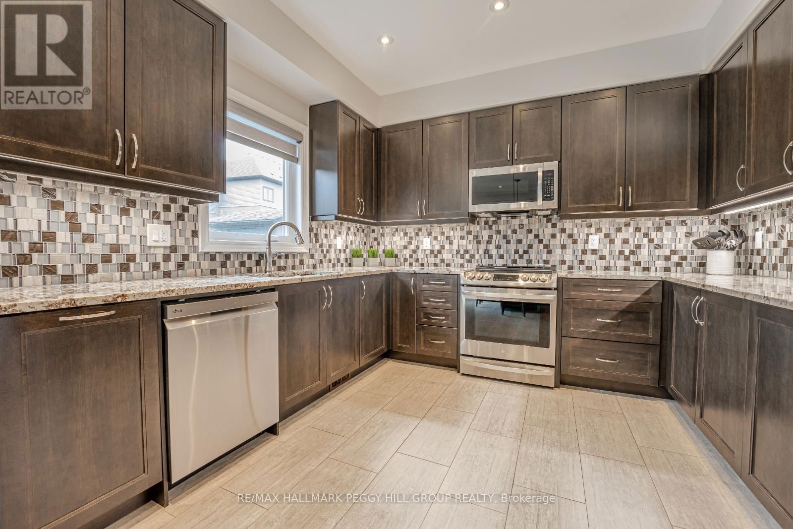 41 LANDSCAPE DRIVE Image 3