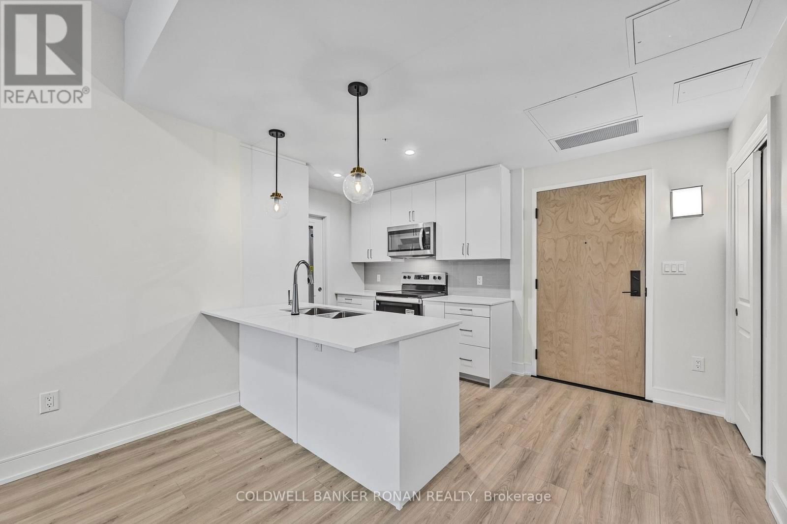 316 - 121 MARY STREET Image 1
